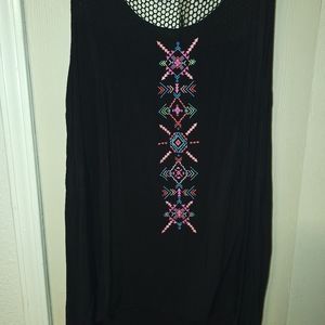 Torrid embroidered tank